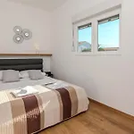 Apartment Cozy In Vir