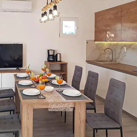 Apartment Stunning In Vir